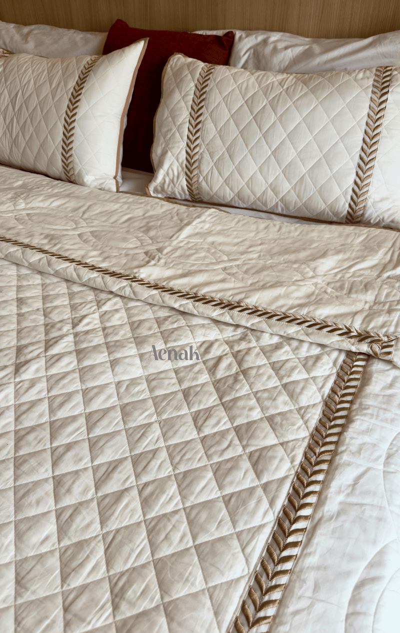 aenak-white-embossed-diamond-quilted-bedcover-set-with-brown-lace