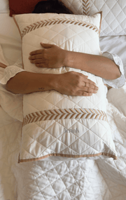 aenak-white-embossed-diamond-quilted-bedcover-set-with-brown-lace