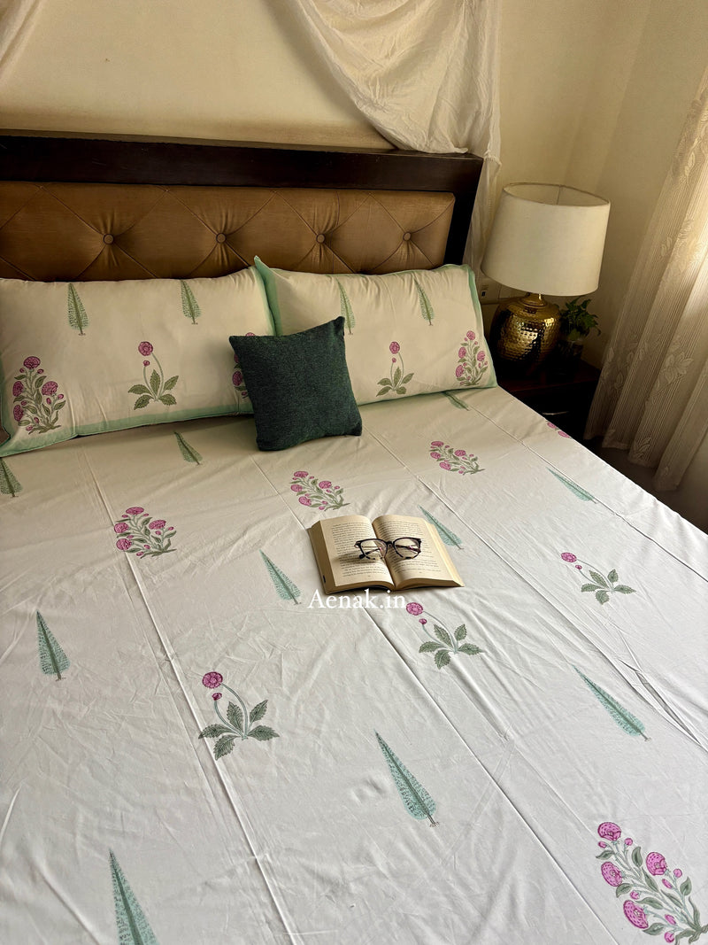 aenak-light-purple-floral-handblock-bedsheet-quilt-combo-set