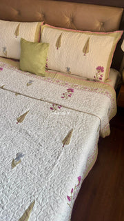 aenak-dusty-mulberry-handblock-reversible-quilted-bedcover-set