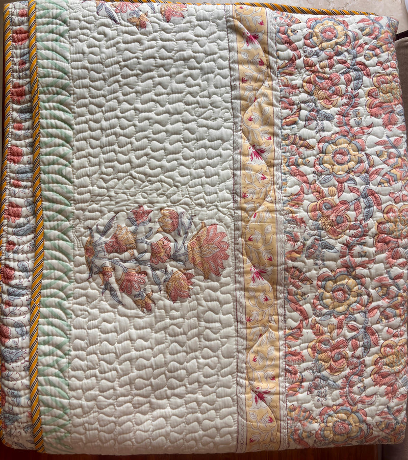 aenak-peach-floral-jaal-handblock-printed-reversible-quilted-bedcover-set