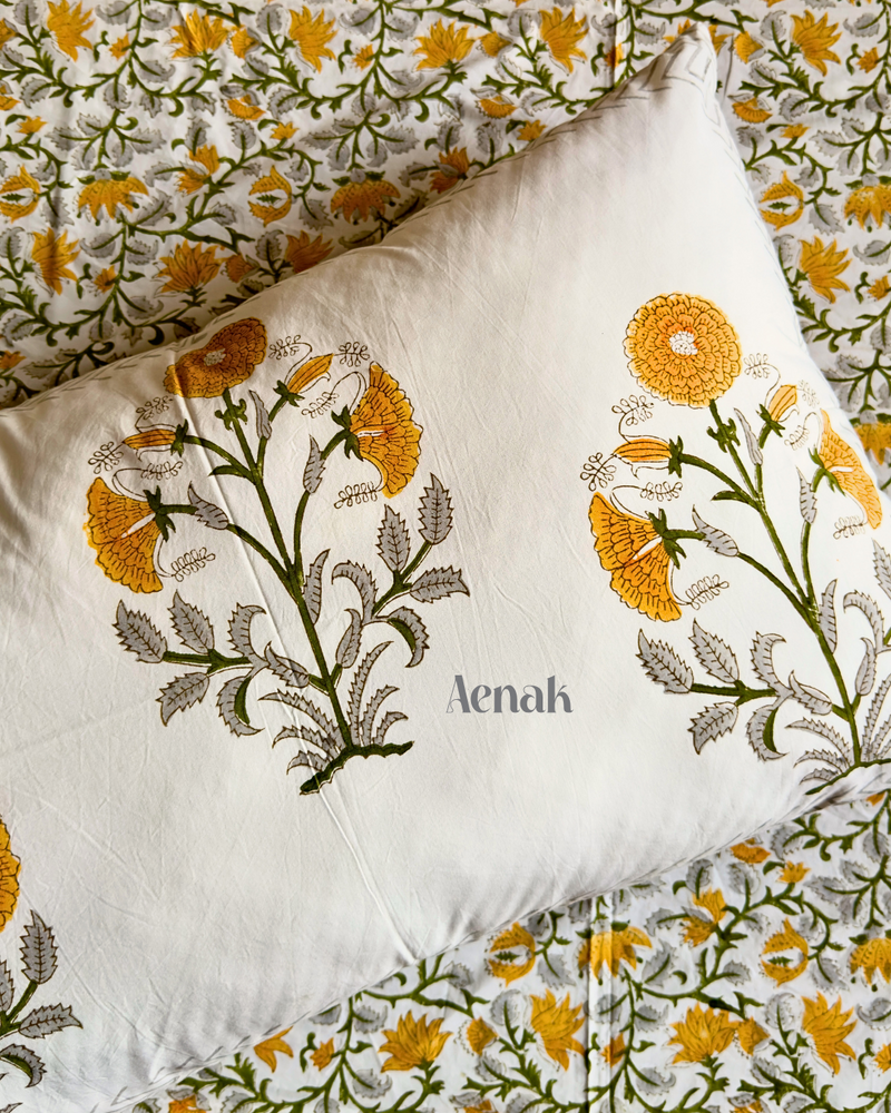aenak-yellow-marigold-handblock-bedsheet-quilt-combo-set