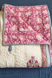 aenak-magenta-boota-handblock-printed-reversible-quilted-cotton-bedcover-set