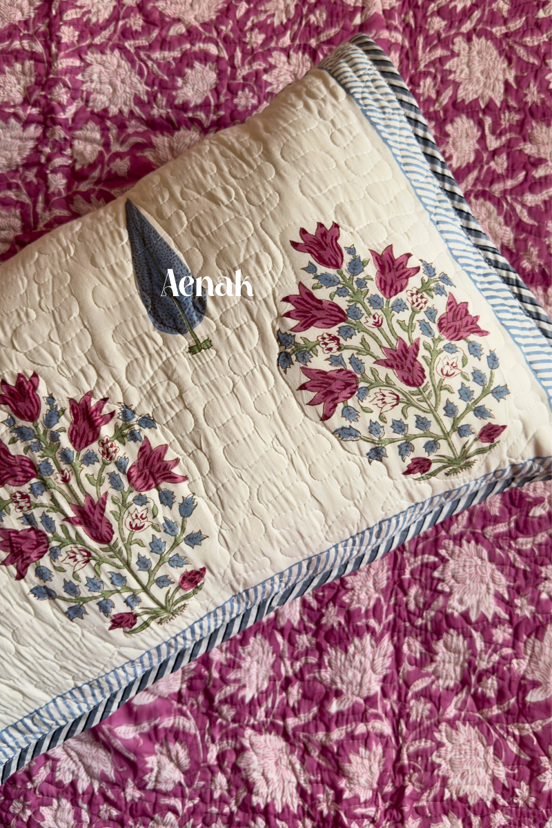 aenak-magenta-boota-handblock-printed-reversible-quilted-cotton-bedcover-set