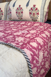 aenak-magenta-boota-handblock-printed-reversible-quilted-cotton-bedcover-set
