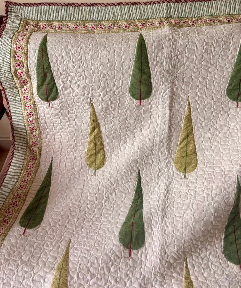 aenak-green-cypress-handblock-printed-reversible-quilted-bedcover-set