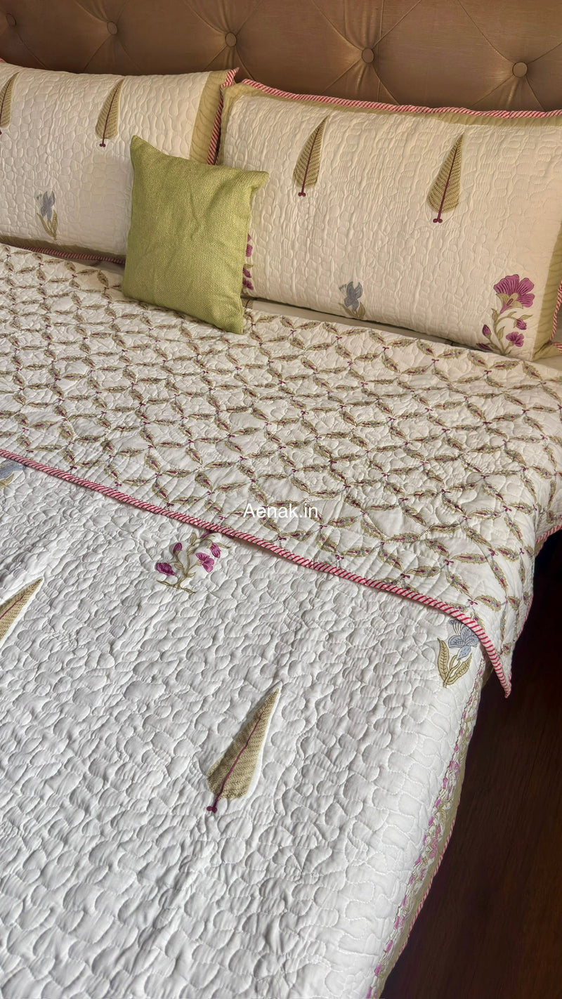 aenak-dusty-mulberry-handblock-reversible-quilted-bedcover-set