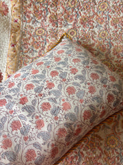 aenak-peach-floral-jaal-handblock-printed-reversible-quilted-bedcover-set