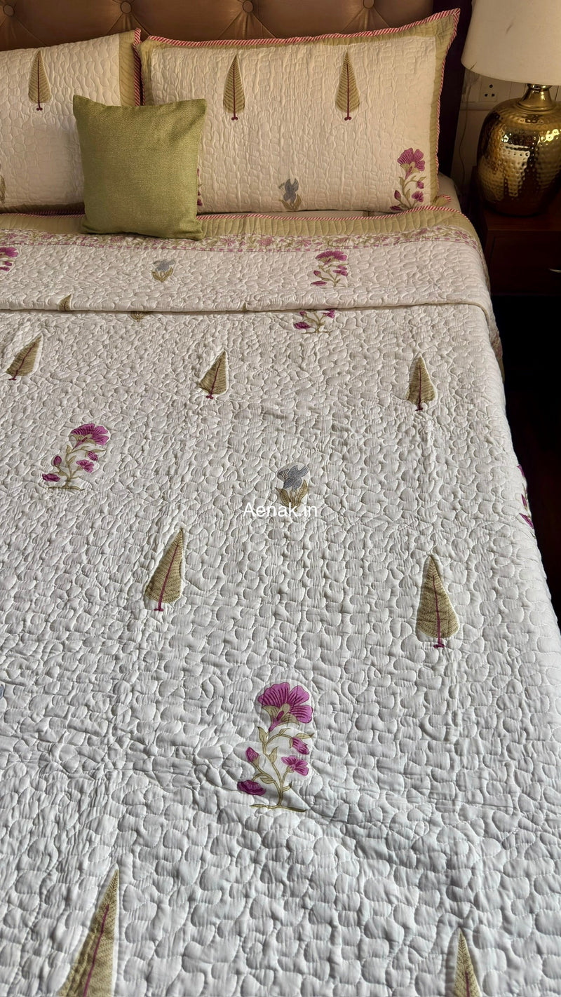 aenak-dusty-mulberry-handblock-reversible-quilted-bedcover-set