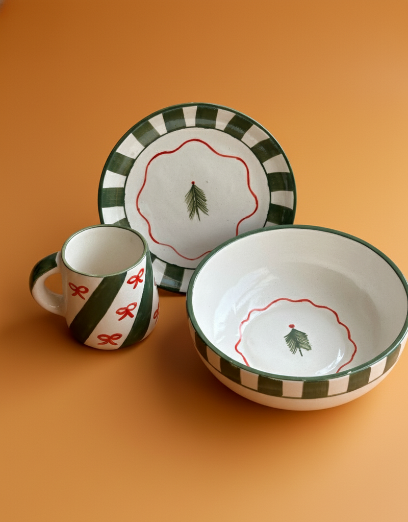 Nurture India Christmas Tree Green Ceramic 3-Piece Set