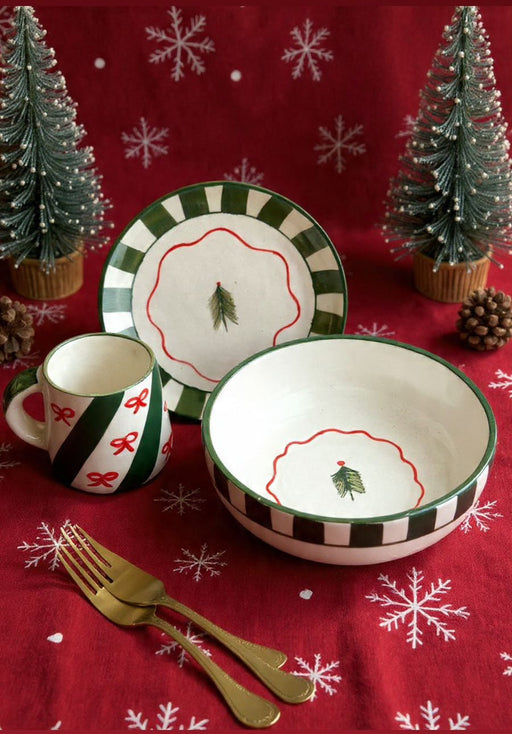 Nurture India Christmas Tree Green Ceramic 3-Piece Set