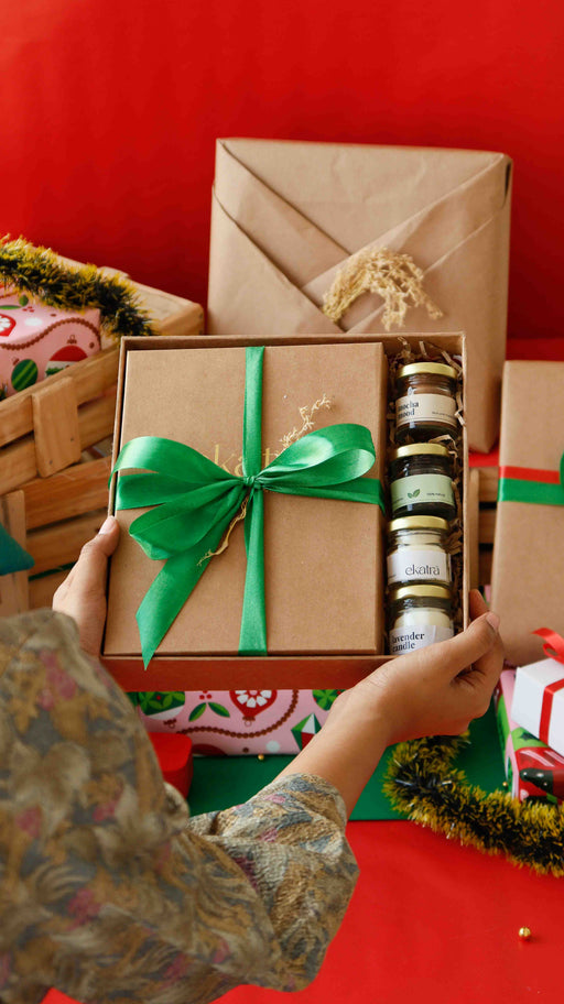 ekatrahandmade-the-christmas-comfort-box
