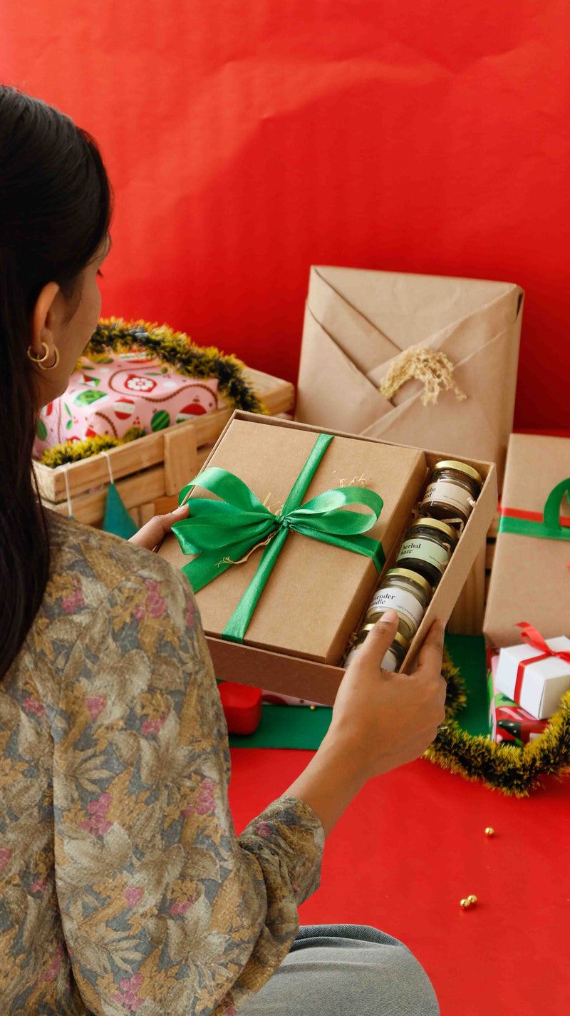 ekatrahandmade-the-christmas-comfort-box