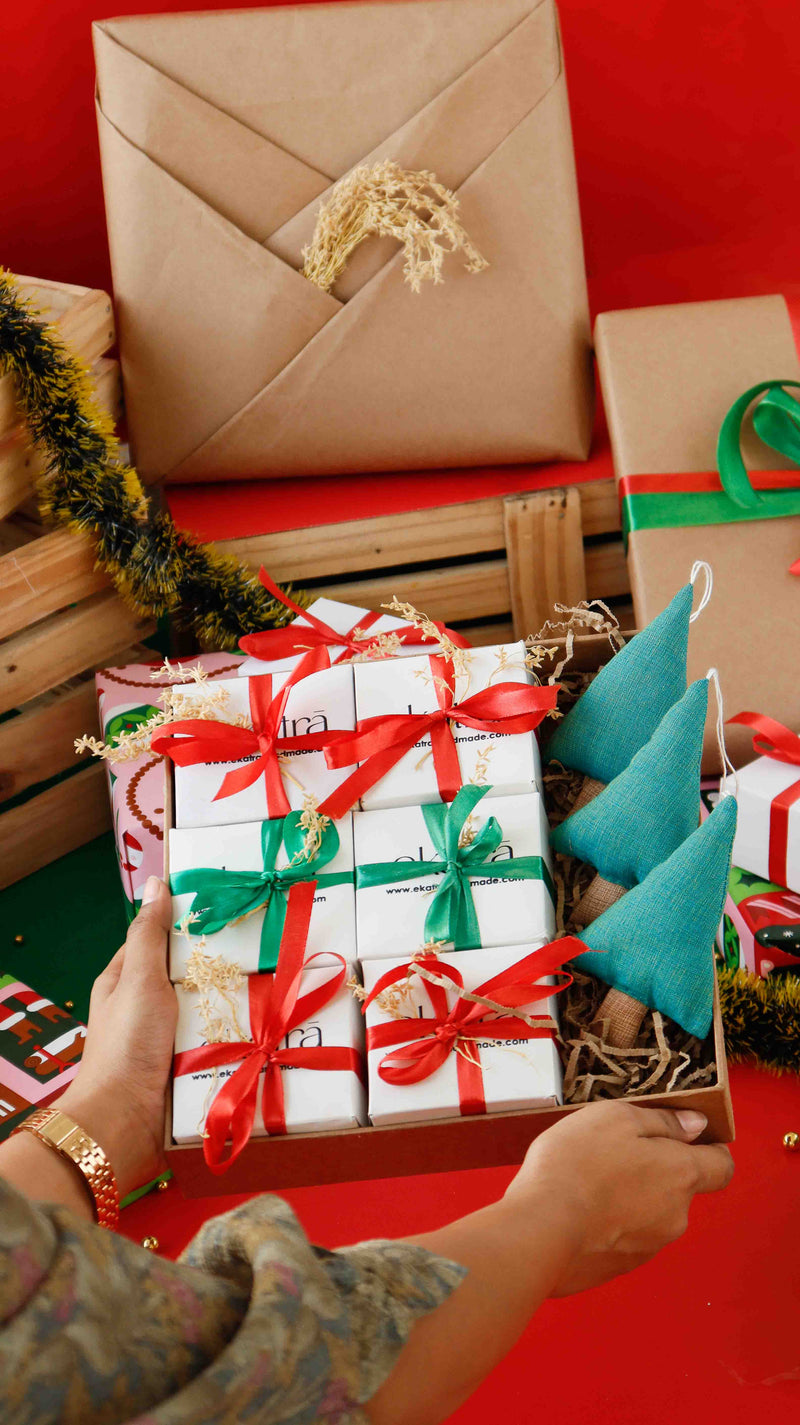 ekatrahandmade-the-santa-surprise-box