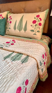 aenak-magenta-floral-garden-handblock-reversible-mulmul-cotton-quilt-light-cream-base-copy