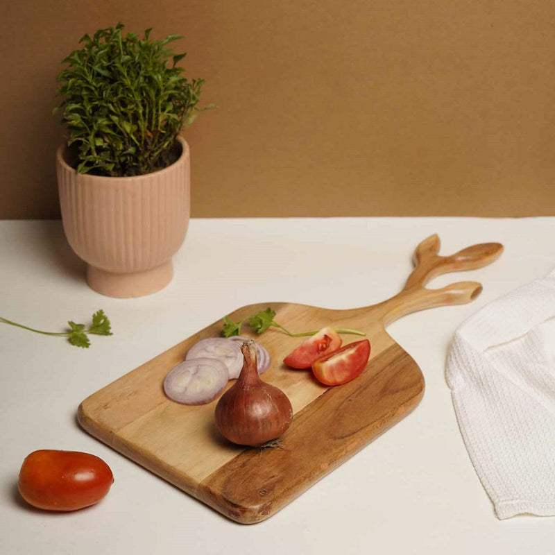 local-kala-reindeer-cheeseboard-chopping-board-serving-platter-acacia-wood