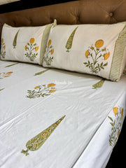 aenak-yellow-dahlia-handblock-bedsheet-straight-quilted-bedcover-combo-set