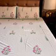 aenak-light-purple-floral-handblock-bedsheet-quilt-combo-set