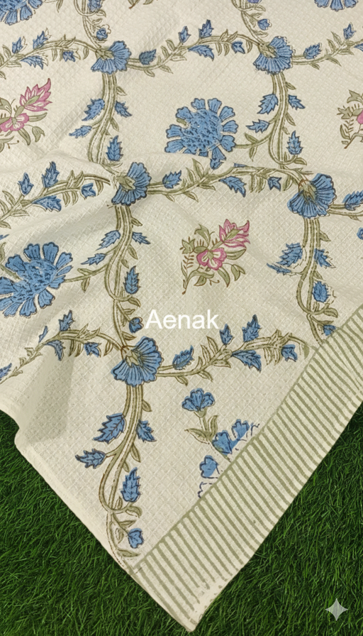 aenak-red-rose-dahlia-handblock-waffle-cotton-towel-copy