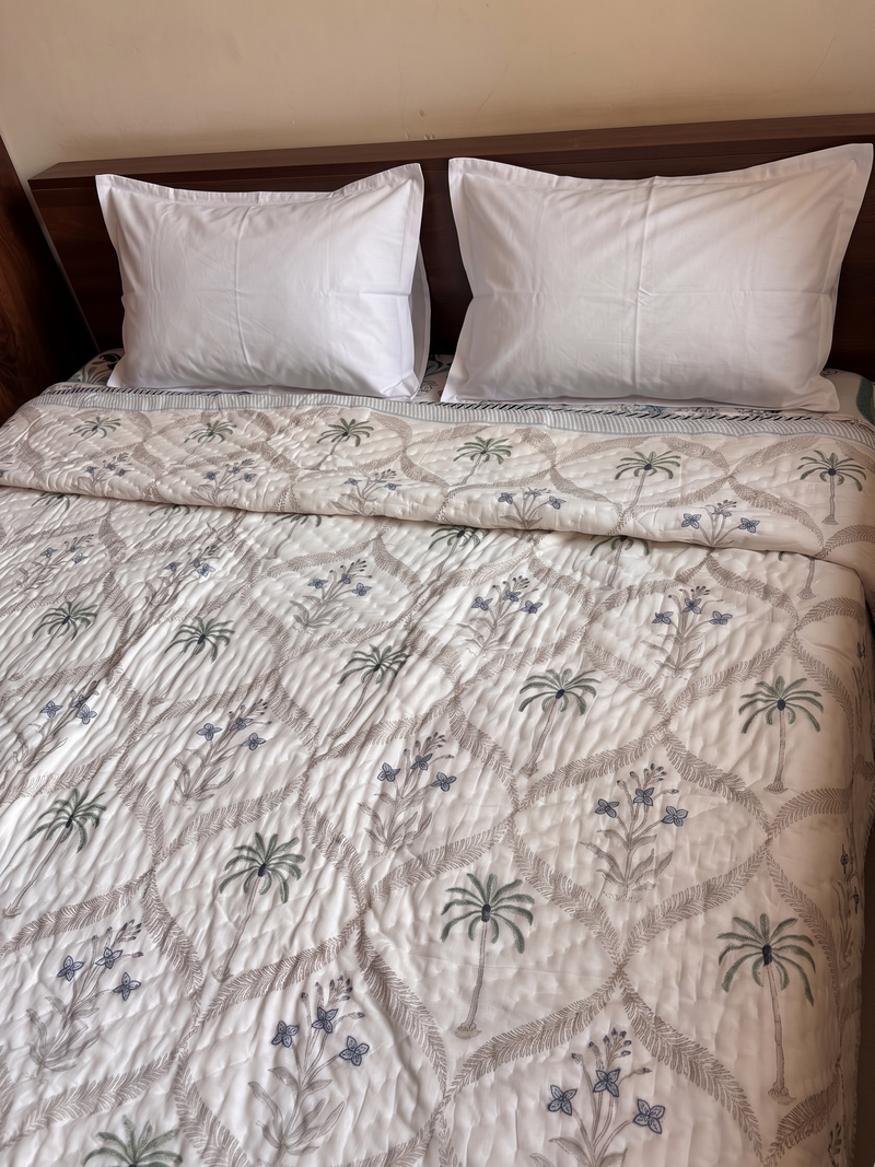 aenak-blue-floral-palm-jaal-handblock-bedsheet-quilt-combo-set