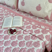aenak-pink-anaar-handblock-printed-reversible-quilted-bedcover-set