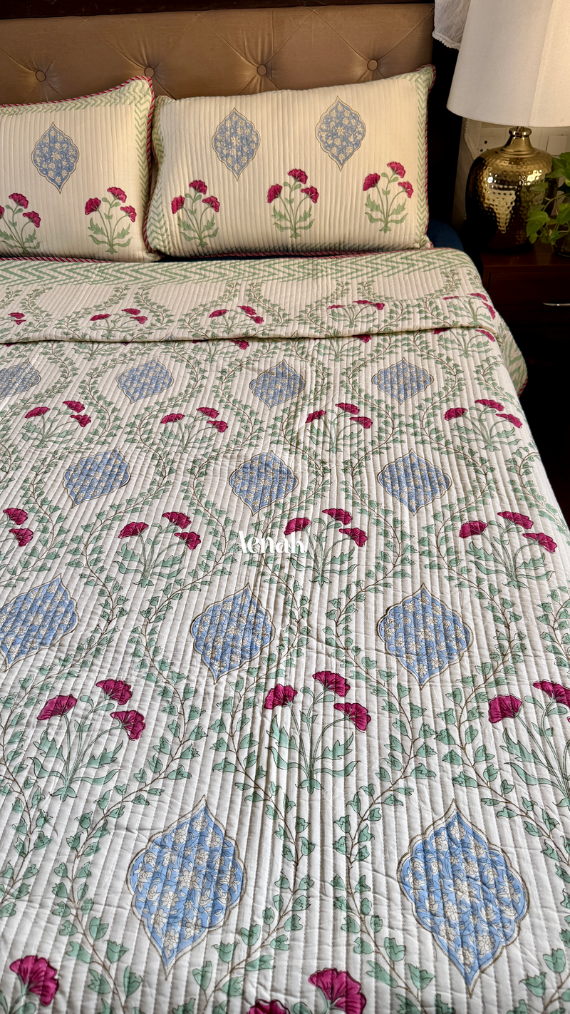 aenak-pink-poppy-handblock-bedsheet-quilted-bedcover-combo-set-light-beige-base