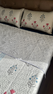 aenak-red-blue-jaal-handblock-printed-reversible-quilted-comforter-bedcover-set