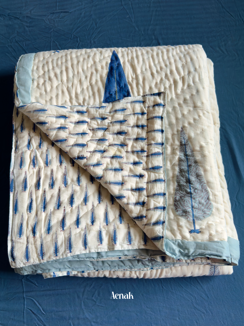 aenak-blue-cypress-bedsheet-quilt-combo-set