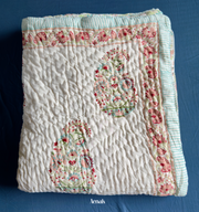 aenak-pink-kairi-handblock-bedsheet-quilt-combo-set