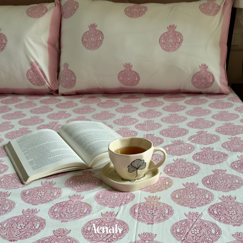 aenak-pink-anaar-handblock-bedsheet-quilt-combo-set