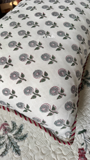 aenak-pink-floral-green-palm-handblock-printed-reversible-quilted-bedcover-set