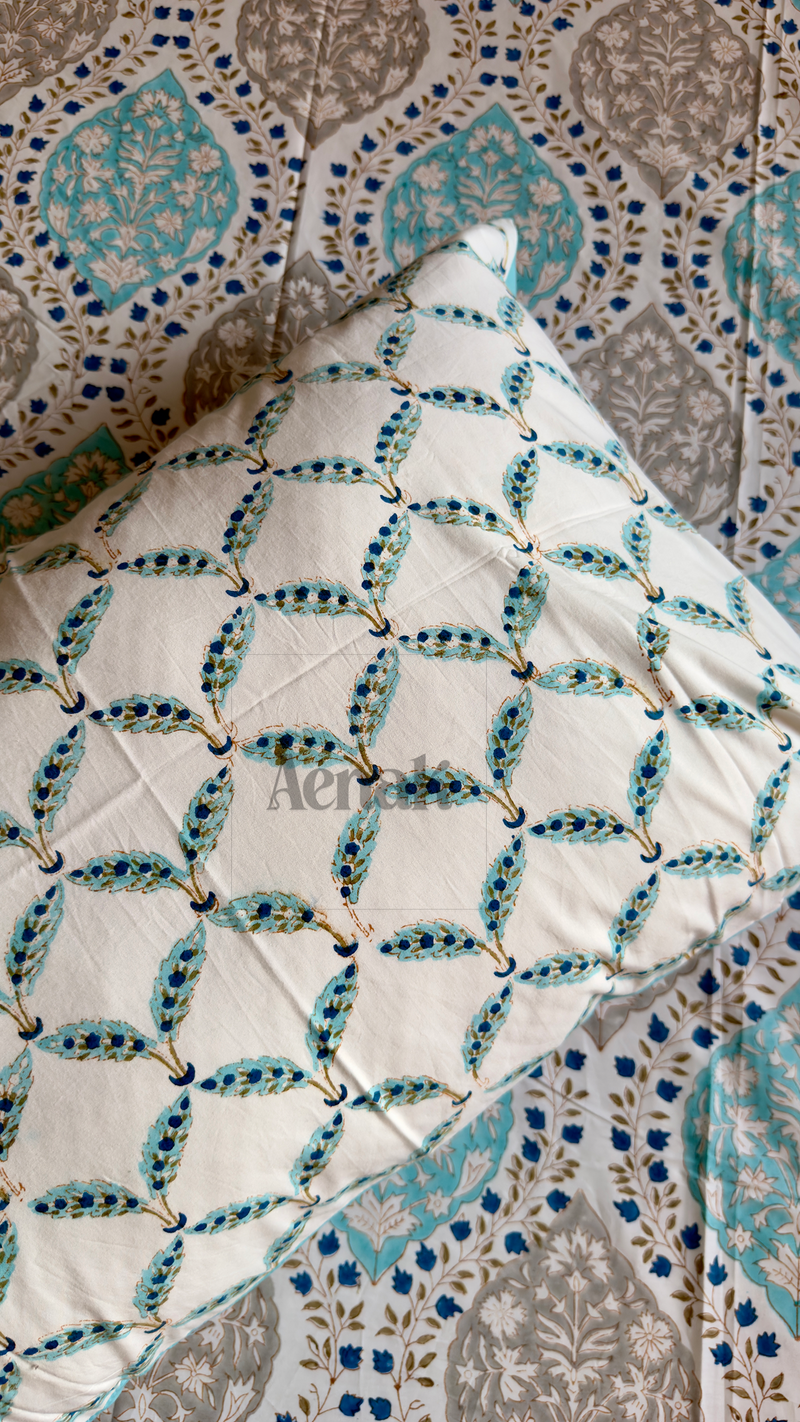 aenak-blue-jaal-handblock-bedsheet-quilt-combo-set