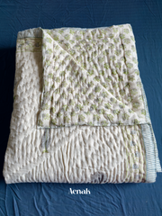 aenak-blue-dahlia-handblock-bedsheet-quilt-combo-set