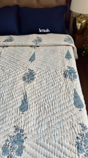 aenak-blue-phool-boota-handblock-bedsheet-quilt-combo-set