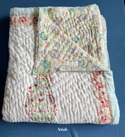 aenak-pink-kairi-handblock-bedsheet-quilt-combo-set