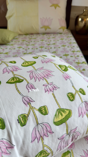 aenak-pichwai-lotus-handblock-bedsheet-dohar-combo-set