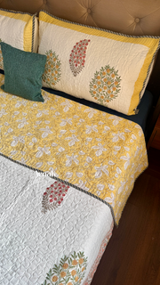 aenak-yellow-red-phool-boota-handblock-printed-reversible-quilted-bedcover-set-105x108