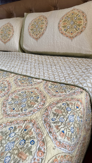 aenak-pastel-yellow-geometric-handblock-printed-reversible-quilted-bedcover-set