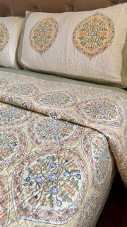 aenak-pastel-yellow-geometric-handblock-printed-reversible-quilted-bedcover-set