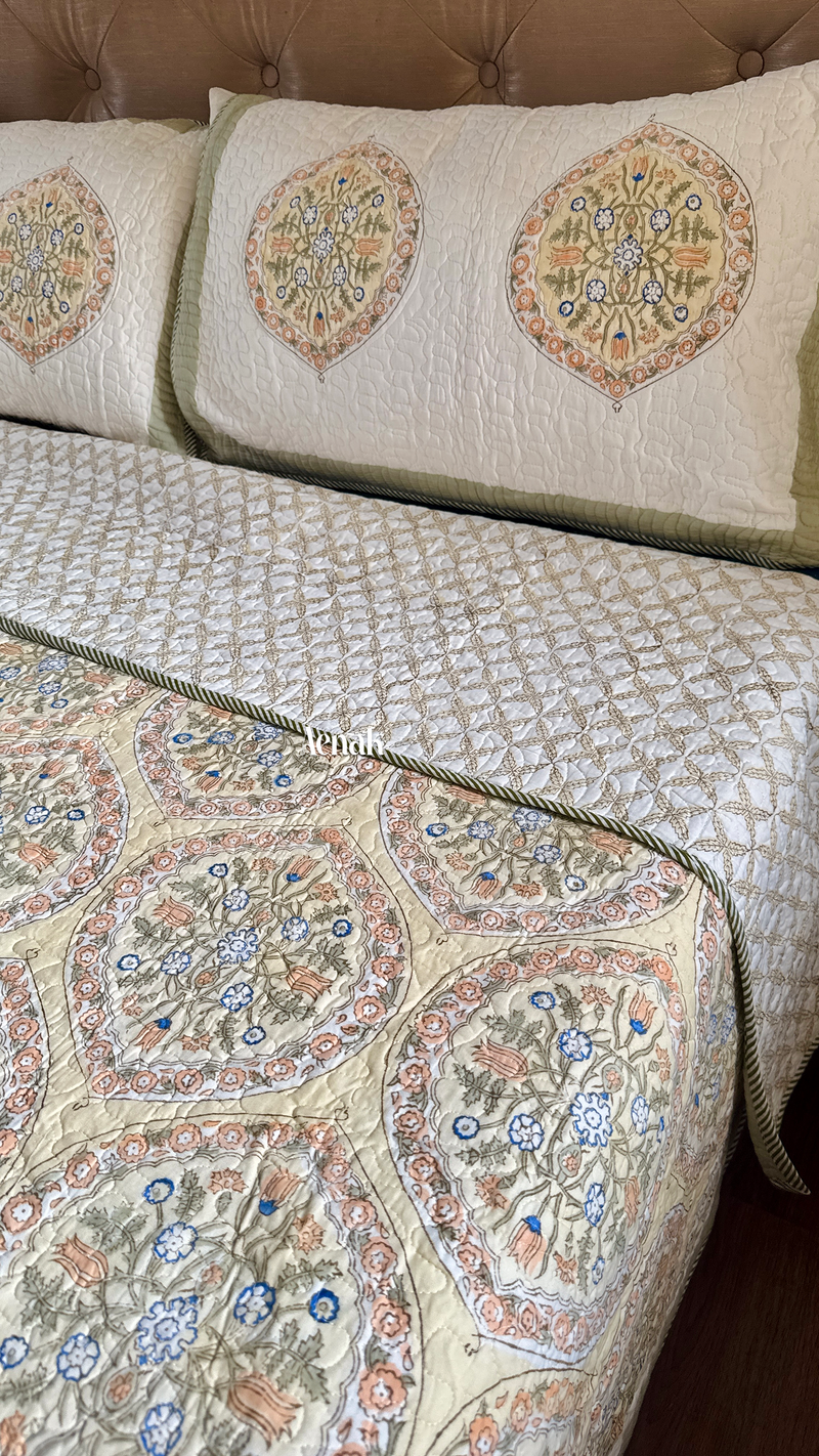 aenak-pastel-yellow-geometric-handblock-printed-reversible-quilted-bedcover-set
