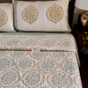 aenak-pastel-yellow-geometric-handblock-printed-reversible-quilted-bedcover-set