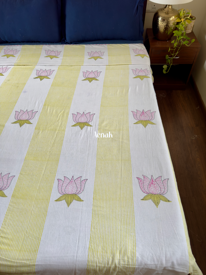 aenak-pichwai-lotus-handblock-bedsheet-dohar-combo-set