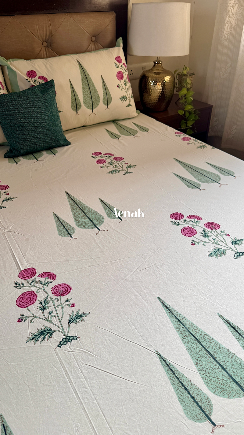 aenak-magenta-floral-garden-handblock-bedsheet-dohar-combo-set-ivory-base