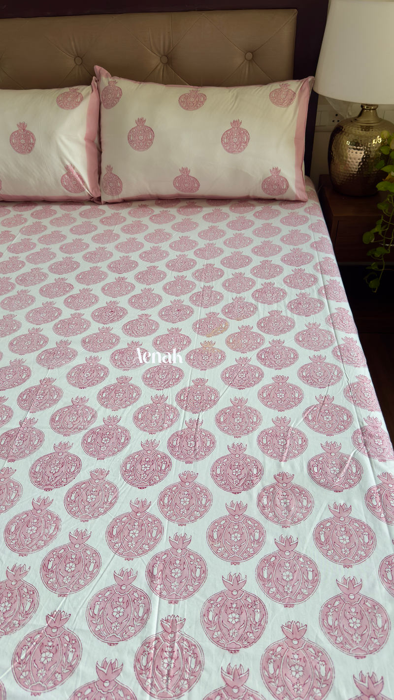 aenak-pink-anaar-handblock-bedsheet-quilt-combo-set