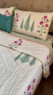 aenak-magenta-floral-garden-handblock-printed-reversible-mulmul-cotton-quilt-ivory-base