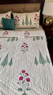 aenak-magenta-floral-garden-handblock-printed-reversible-mulmul-cotton-quilt-ivory-base
