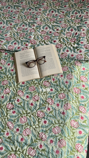 aenak-red-anaar-handblock-bedsheet-quilt-combo-set