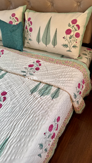 aenak-magenta-floral-garden-handblock-printed-reversible-mulmul-cotton-quilt-ivory-base