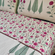 aenak-magenta-floral-garden-handblock-printed-reversible-quilted-bedcover-set-ivory-base