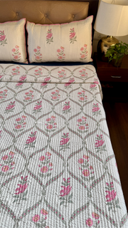 aenak-pink-periwinkle-handblock-printed-reversible-straight-quilted-bedcover-set